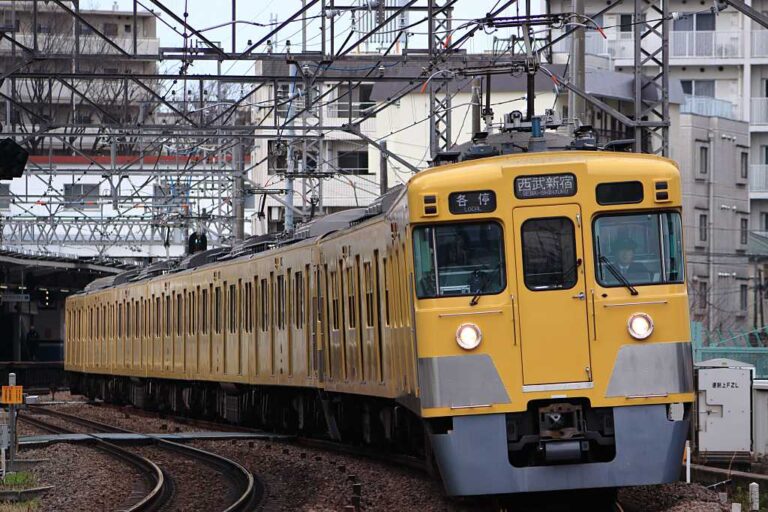 西武鉄道2000系電車